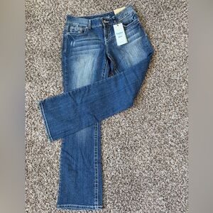 New with tags, Maurice’s curvy bootcut jeans